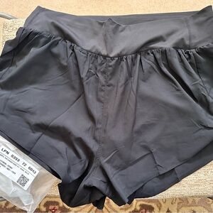 Fabletics 4.5” Sun Catcher Shorts